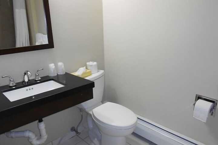 Room 17 of 22