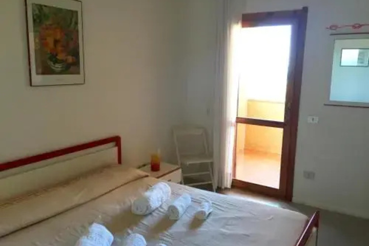 Room 2 of 18