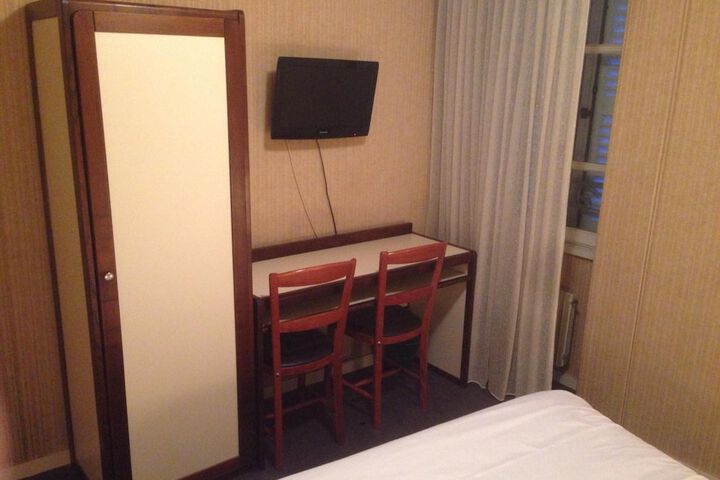 Room 18 of 40