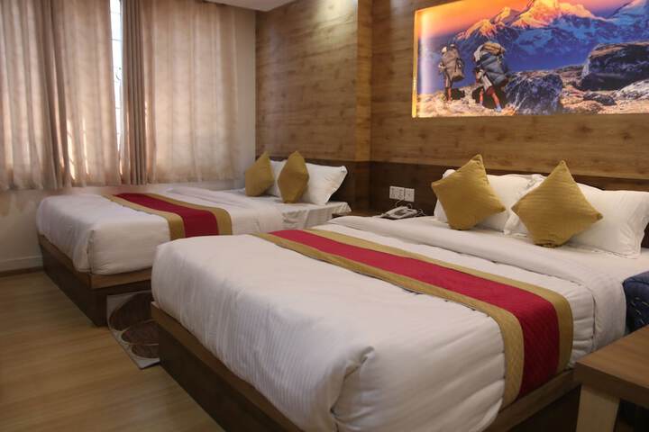 Room 6 of 14