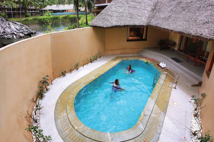 Pool Hotel