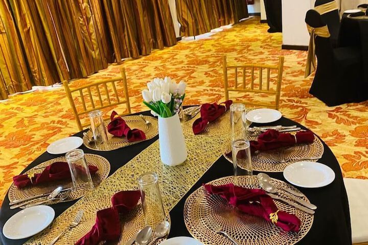 Ballroom/Hall 74 of 86