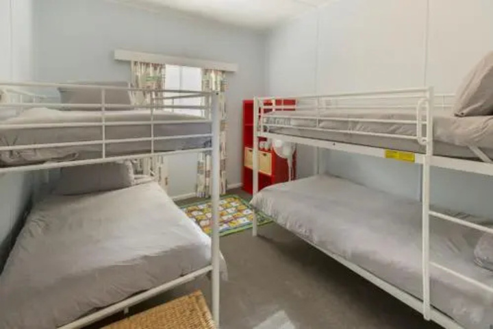 Room 4 of 11