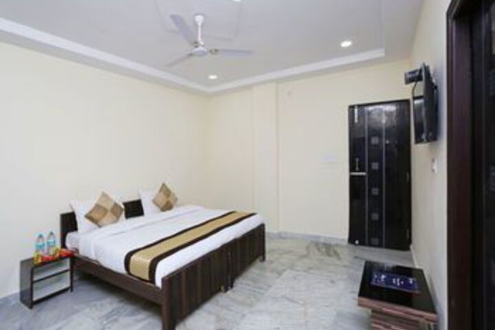 Room 16 of 23