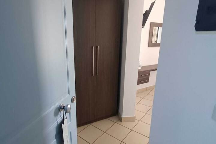 Room 5 of 110