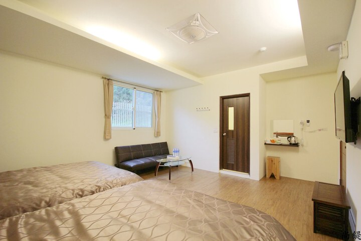 Room 7 of 40