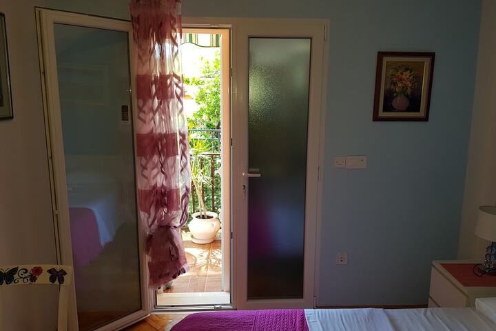 Room 14 of 49