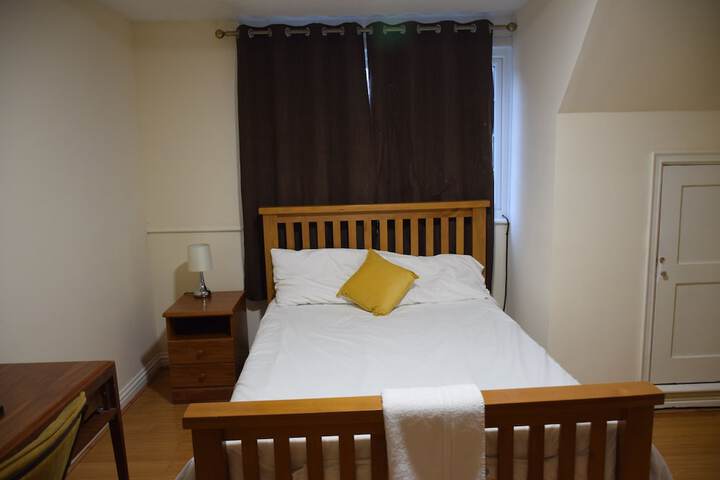 Room 9 of 34