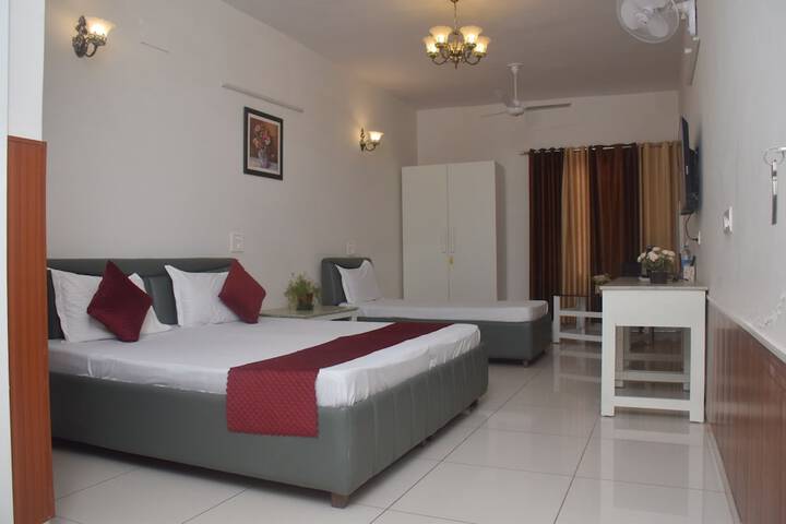 Room 25 of 59