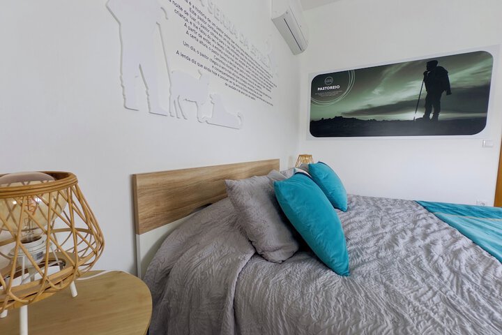 Room 2 of 98