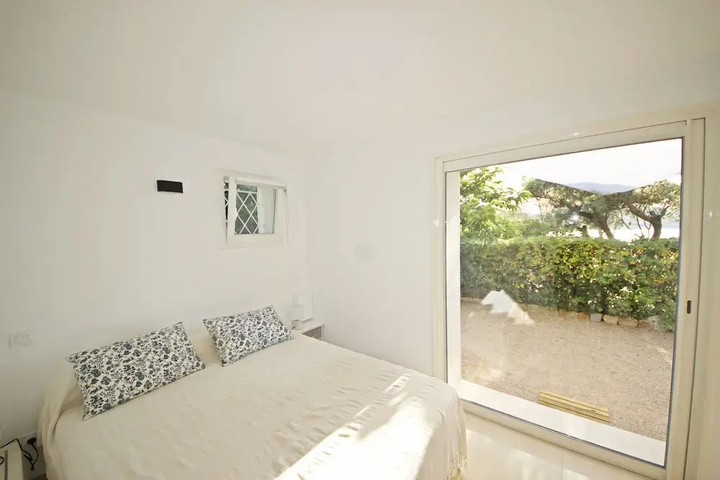 Room 2 of 11