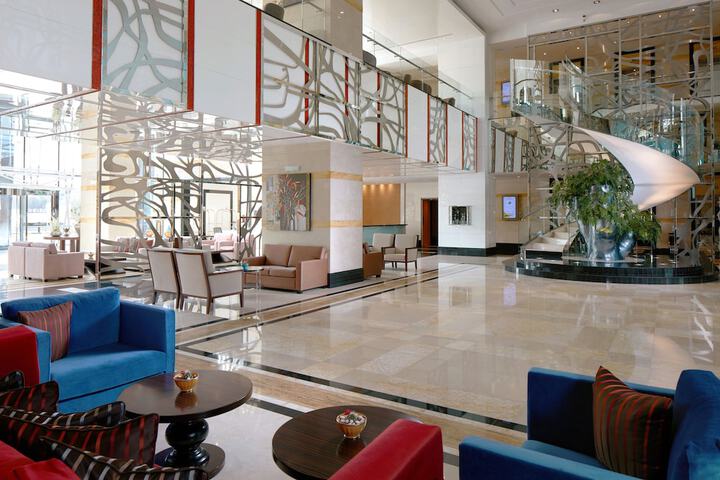 Entrance & Lobby