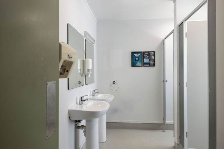 Room 21 of 25