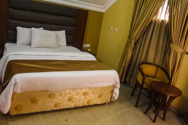 Room 9 of 49