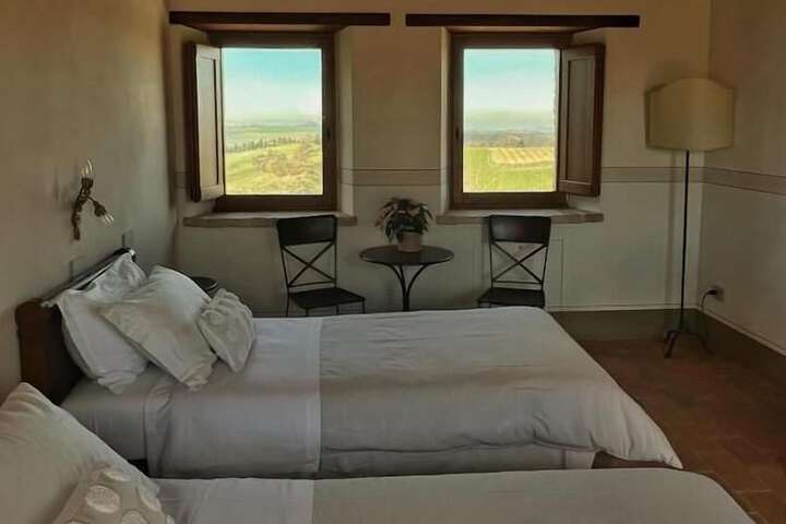 Room 5 of 61