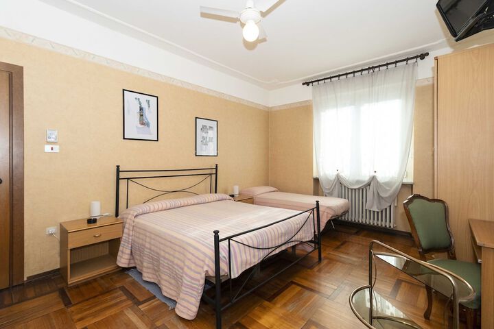 Room 3 of 22