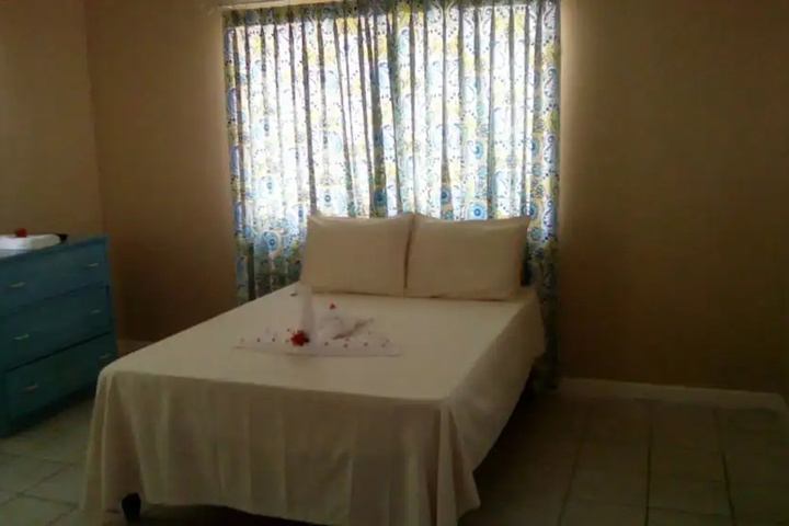 Room 2 of 18