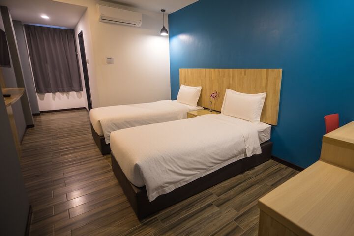 Room 8 of 36