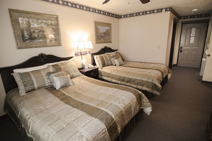 2 Queen Beds (4 of 5)