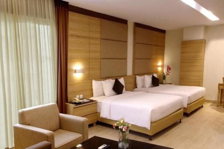 Room 14 of 37