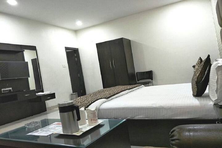 Room 7 of 24