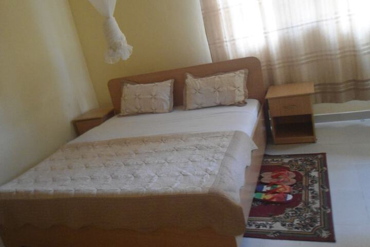Room 33 of 42