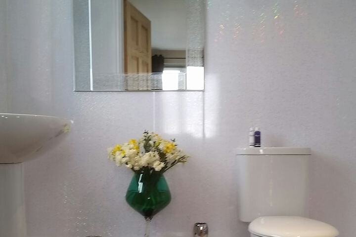 Room 28 of 48