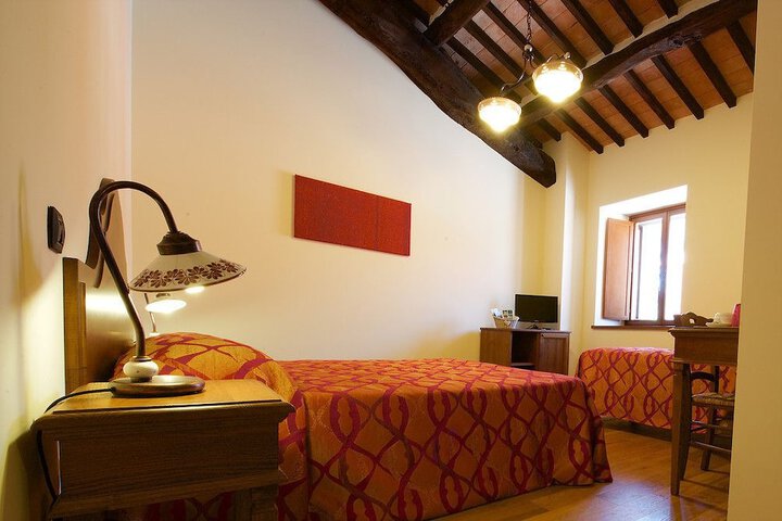 Room 4 of 27