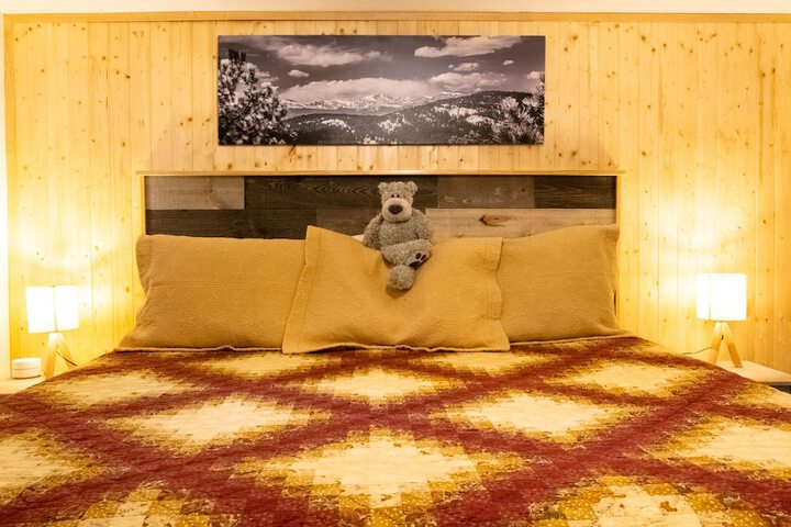 Room 33 of 156