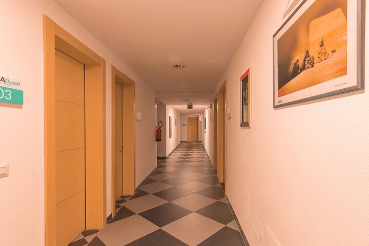 Ballroom/Hall 44 of 47