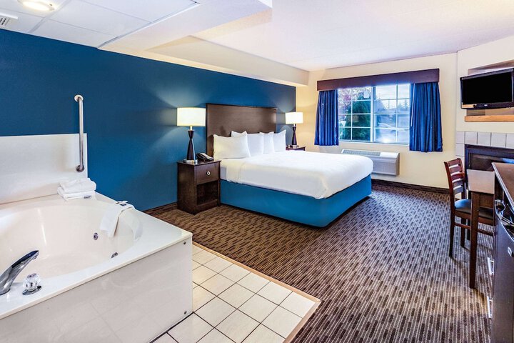1 King Bed (15 of 15)