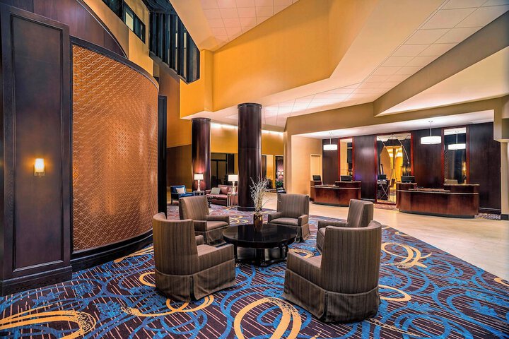 Lobby lounge
