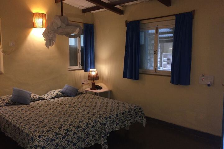 Room 81 of 233