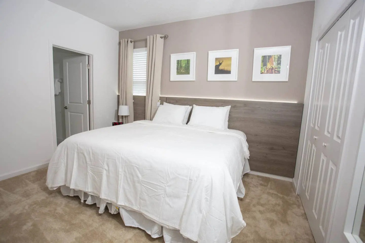 Room 5 of 28
