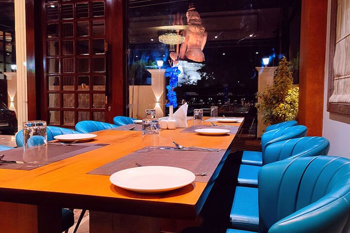 Dining 70 of 102