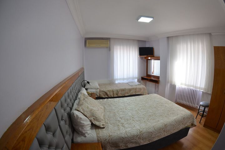 Room 12 of 19
