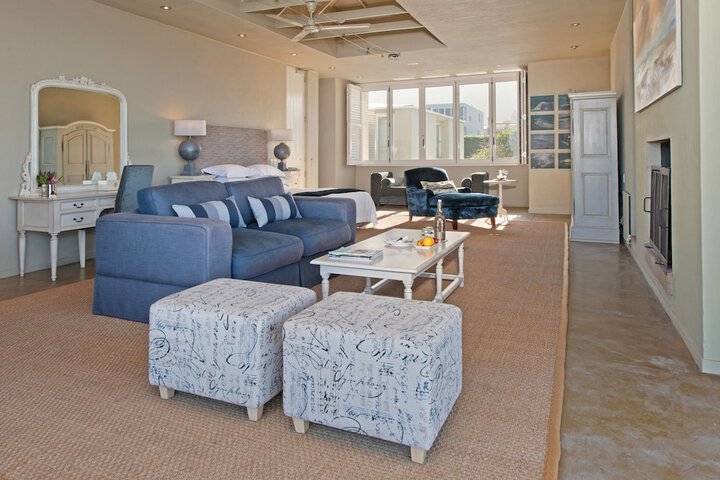 Room 10 of 80