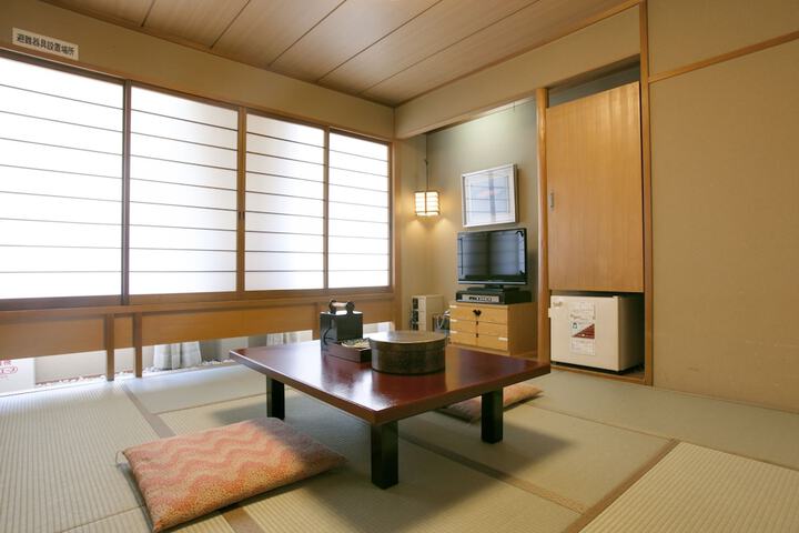 Room 11 of 46