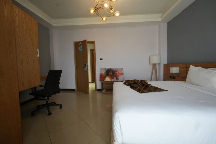 Room 36 of 173