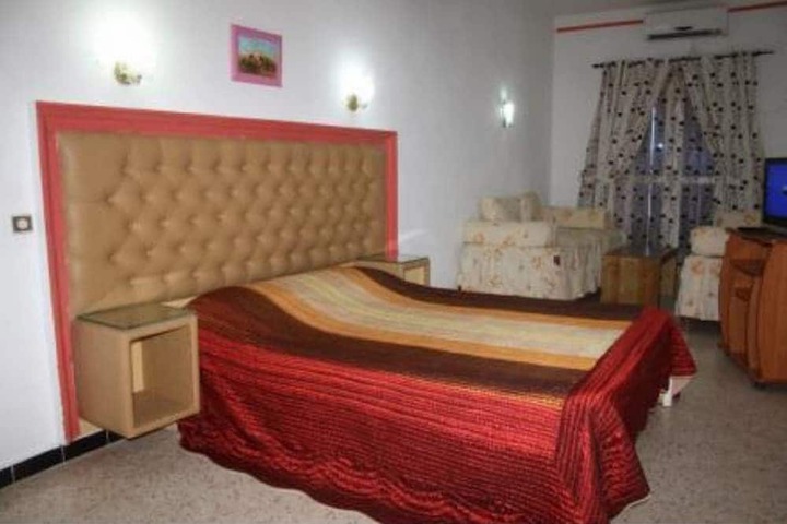 Room 3 of 10