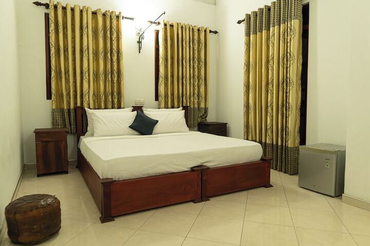 Room 3 of 27