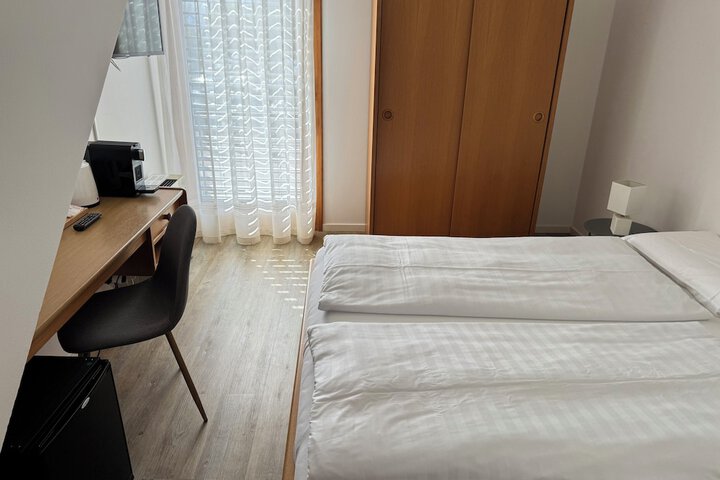 Room 7 of 20