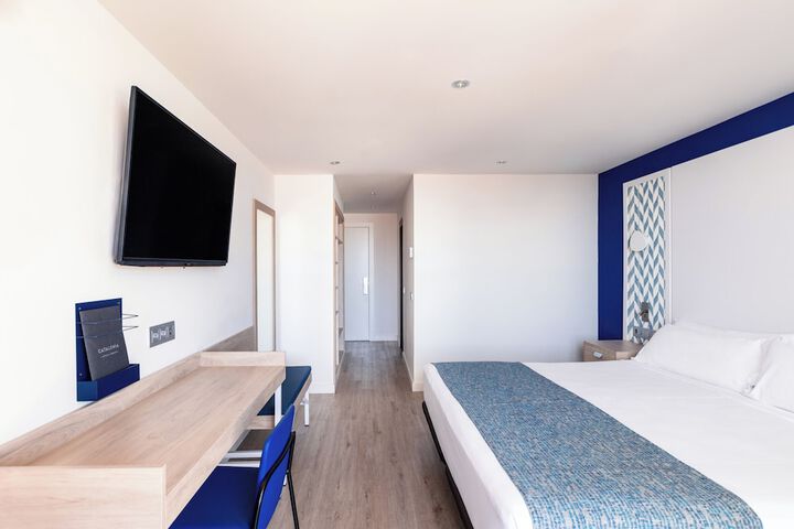 Room 9 of 50