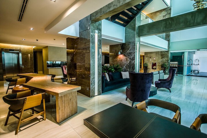 Entrance & Lobby