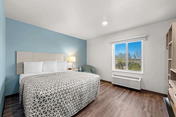 1 Queen Bed Suite (6 of 22)