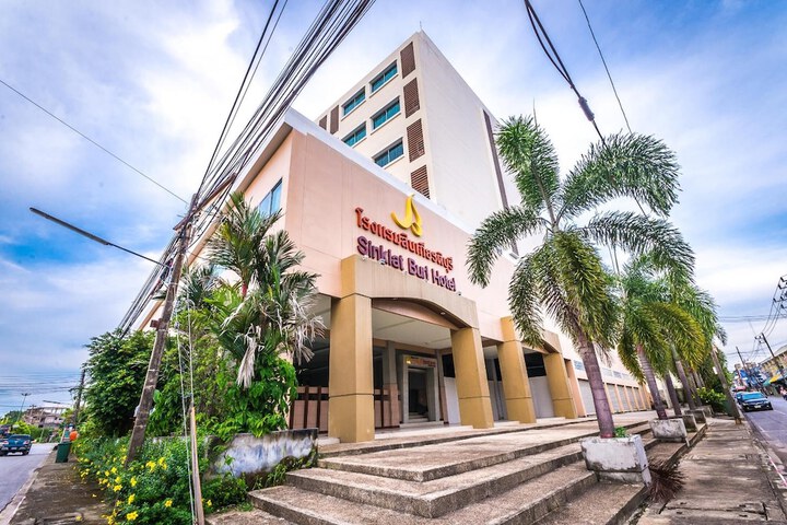 Hotel 42 of 43