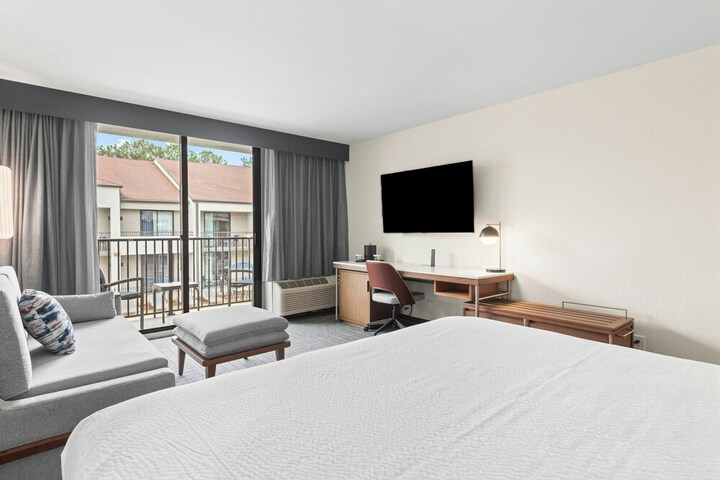 Room 32 of 72