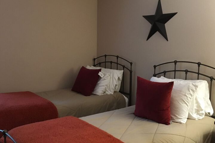 Room 4 of 20