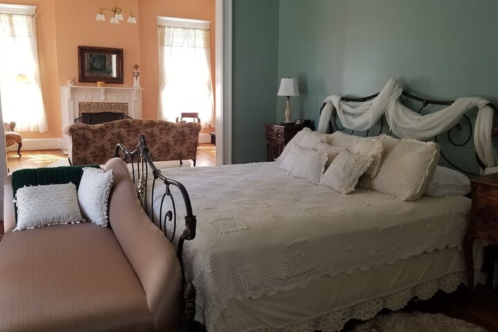 Room 5 of 32