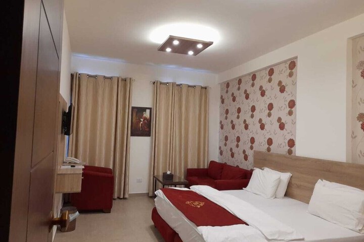 Room 8 of 29